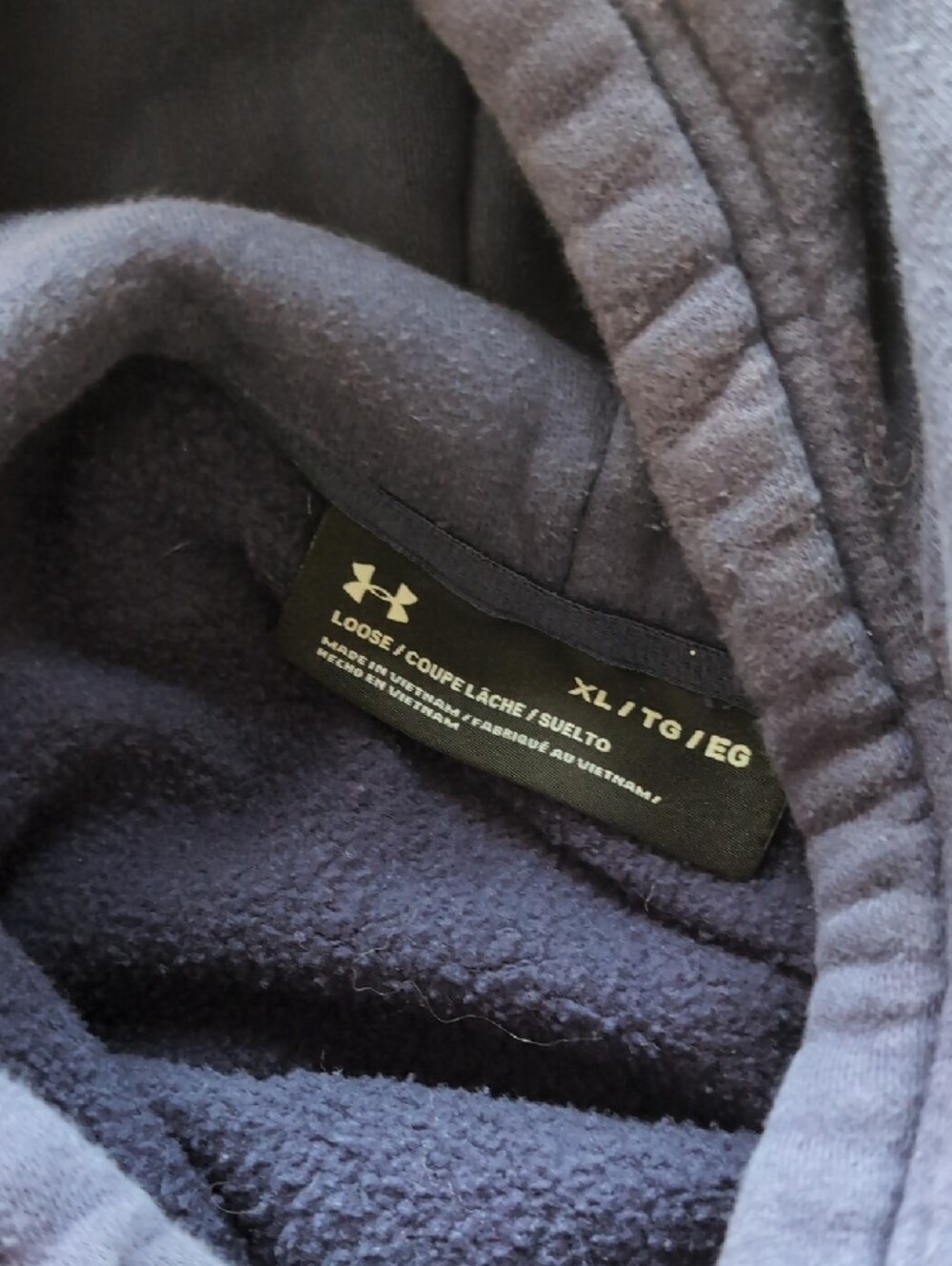 Under Armour Navy Blue Hoodie with Green Notre Dame Leprechaun Logo XL - Picture 2 of 3